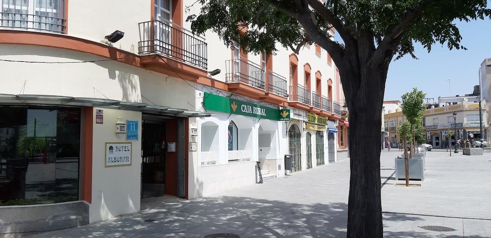 Отель Crisol Chiclana Чиклана-де-ла-Фронтера Экстерьер фото