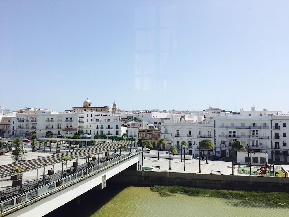 Отель Crisol Chiclana Чиклана-де-ла-Фронтера Экстерьер фото