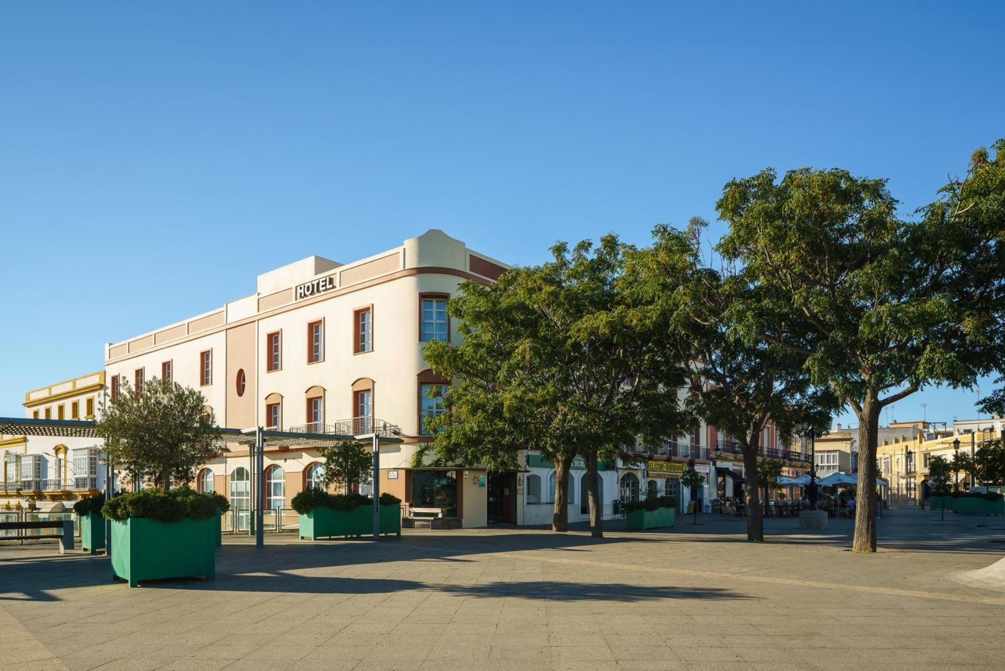 Отель Crisol Chiclana Чиклана-де-ла-Фронтера Экстерьер фото